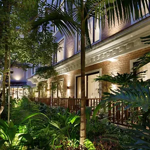 Thrive, A Tropical Courtyard Katmandou